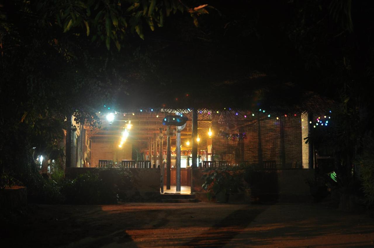 Soba Lanka Holiday Resort Melsiripura Bagian luar foto
