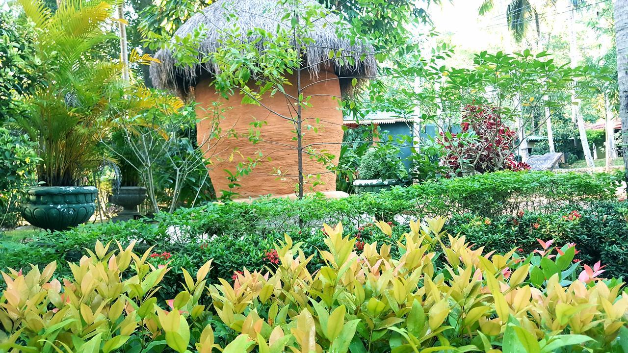 Soba Lanka Holiday Resort Melsiripura Bagian luar foto
