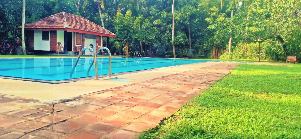 Soba Lanka Holiday Resort Melsiripura Bagian luar foto